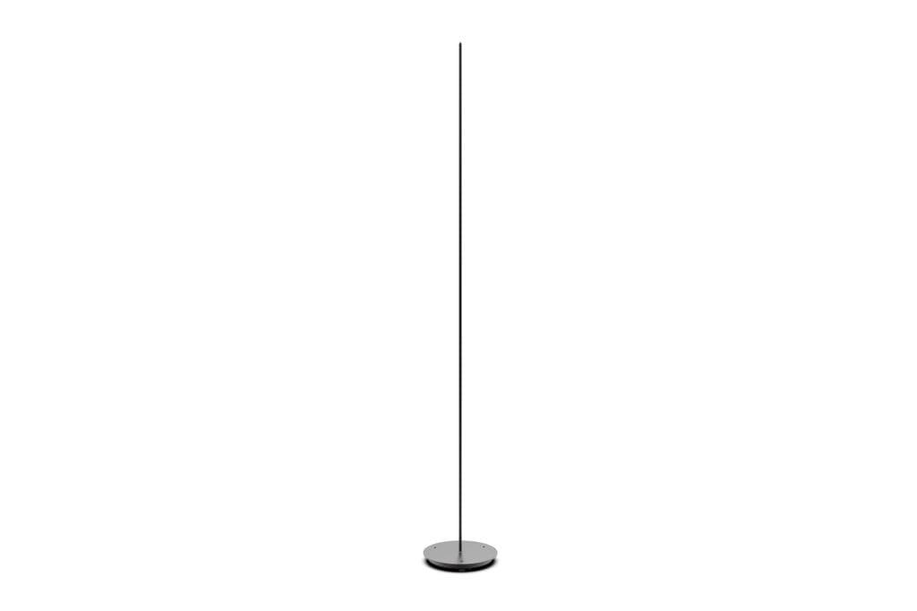 Sort String Floor gulvlampe med høj, slank LED-profil